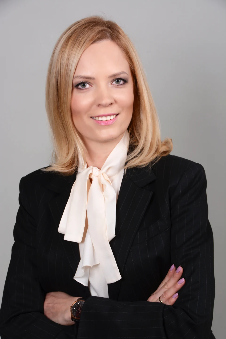 Adwokat Angelika Mazur-Kubowicz — portret w czarnym garniturze